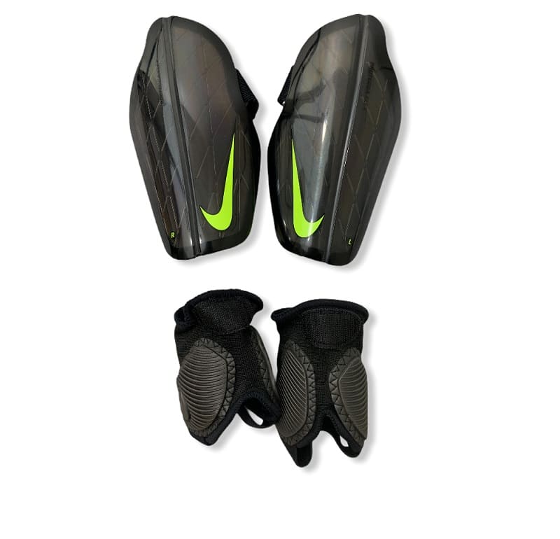 Nike Charge Youth Guards Black - L